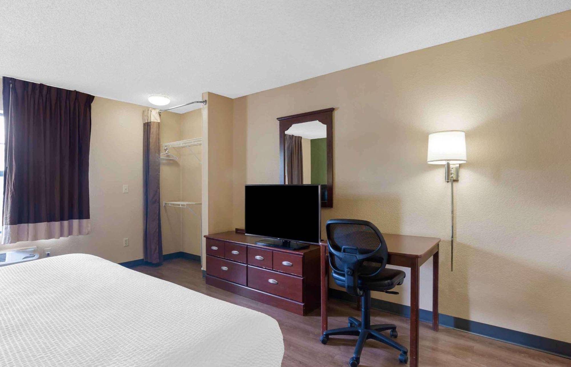 Extended Stay America Select Suites - Madison - Old Sauk Rd Exterior photo