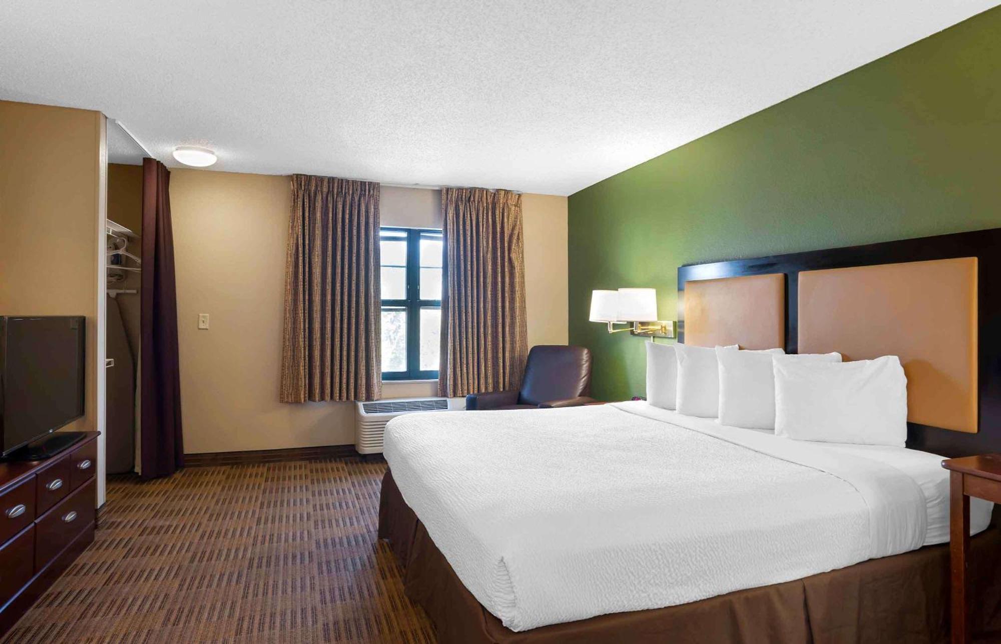 Extended Stay America Select Suites - Madison - Old Sauk Rd Exterior photo