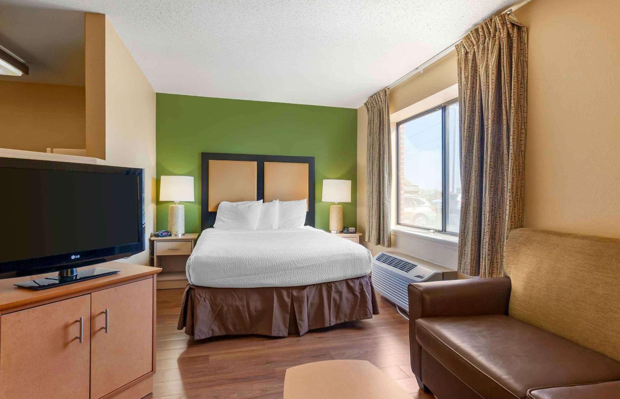 Extended Stay America Select Suites - Madison - Old Sauk Rd Exterior photo