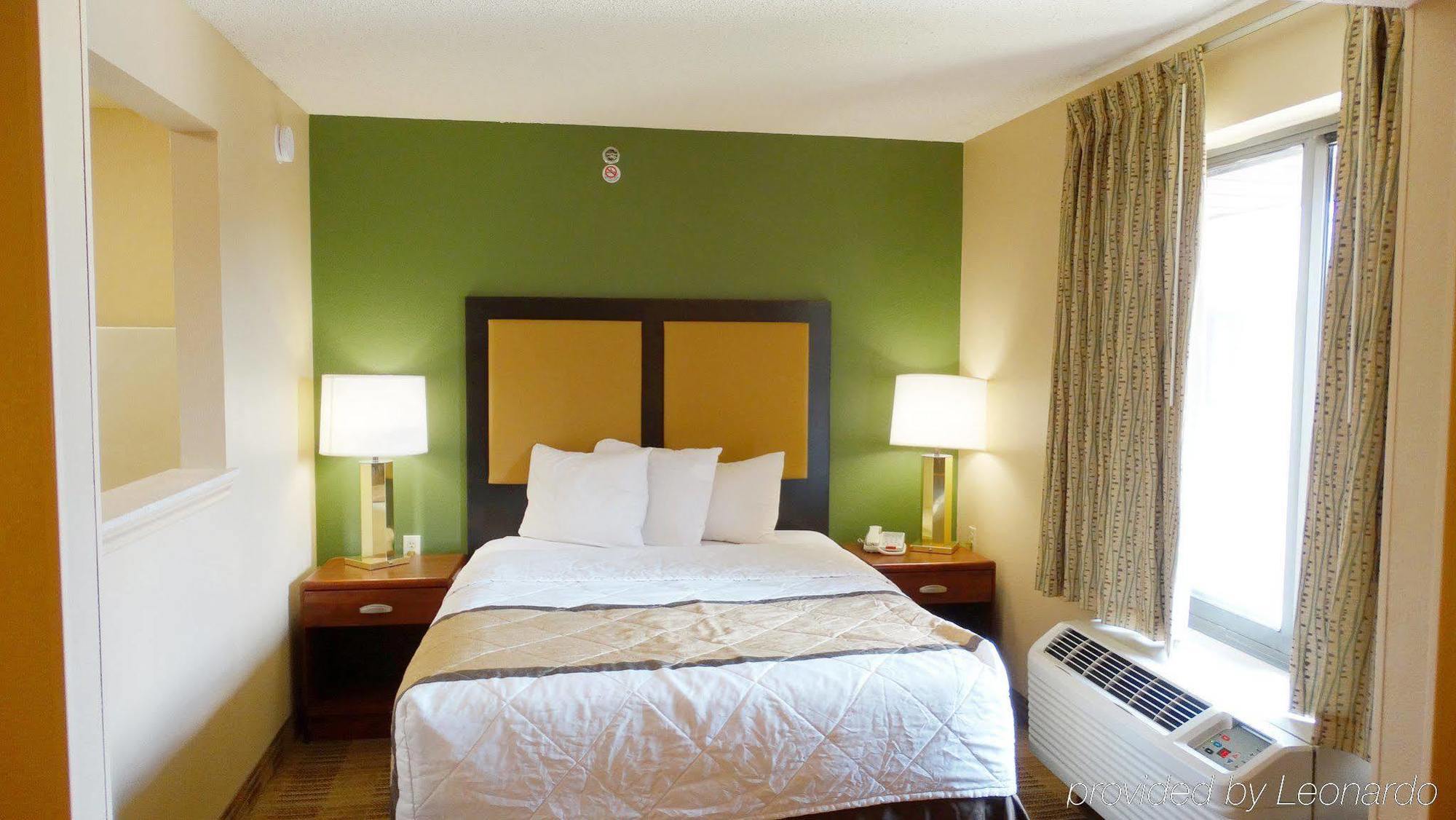 Extended Stay America Select Suites - Madison - Old Sauk Rd Exterior photo