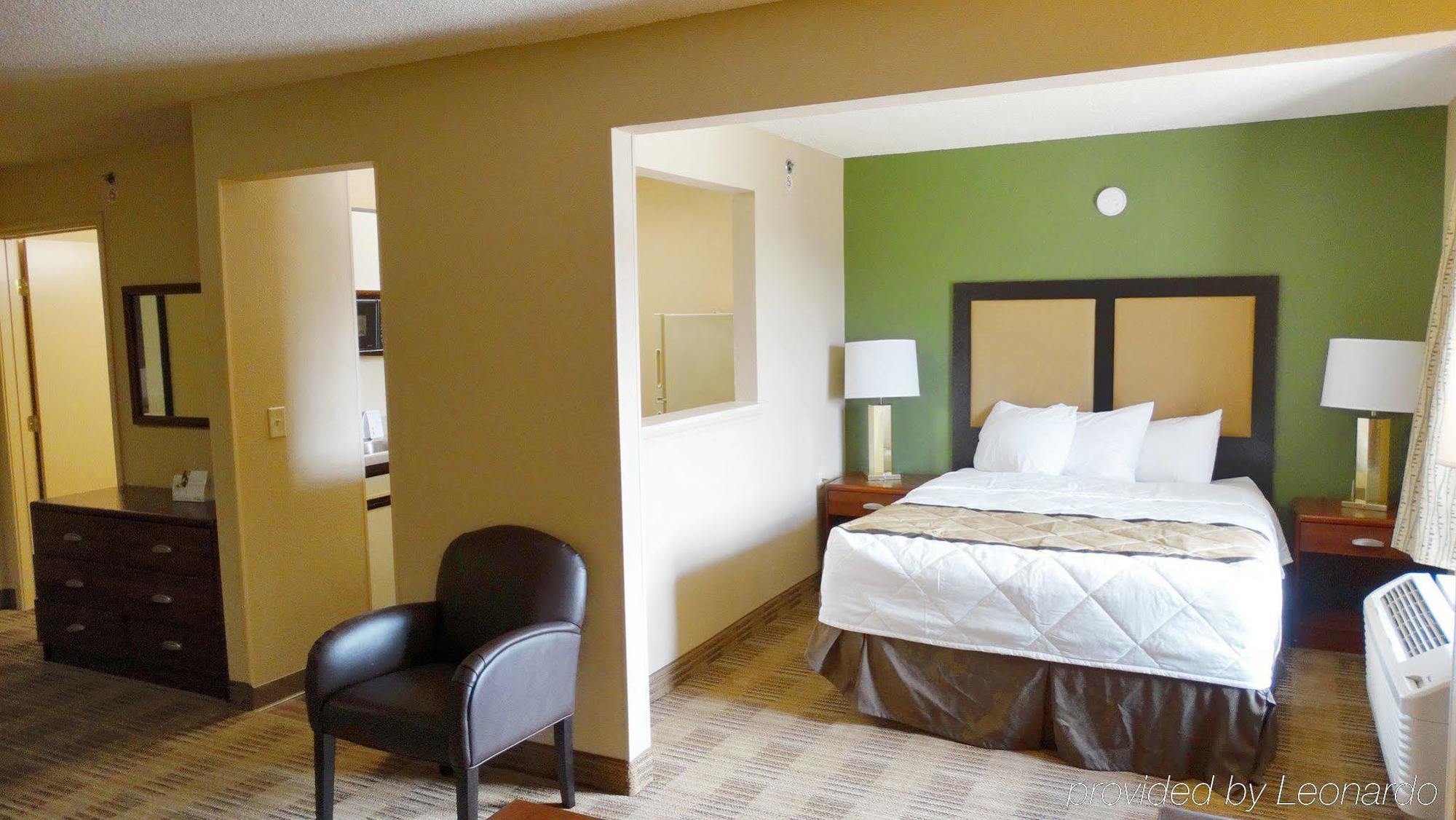 Extended Stay America Select Suites - Madison - Old Sauk Rd Exterior photo